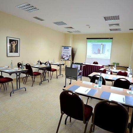 Travelodge Murcia Esterno foto