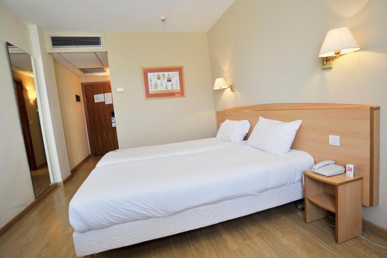 Travelodge Murcia Esterno foto